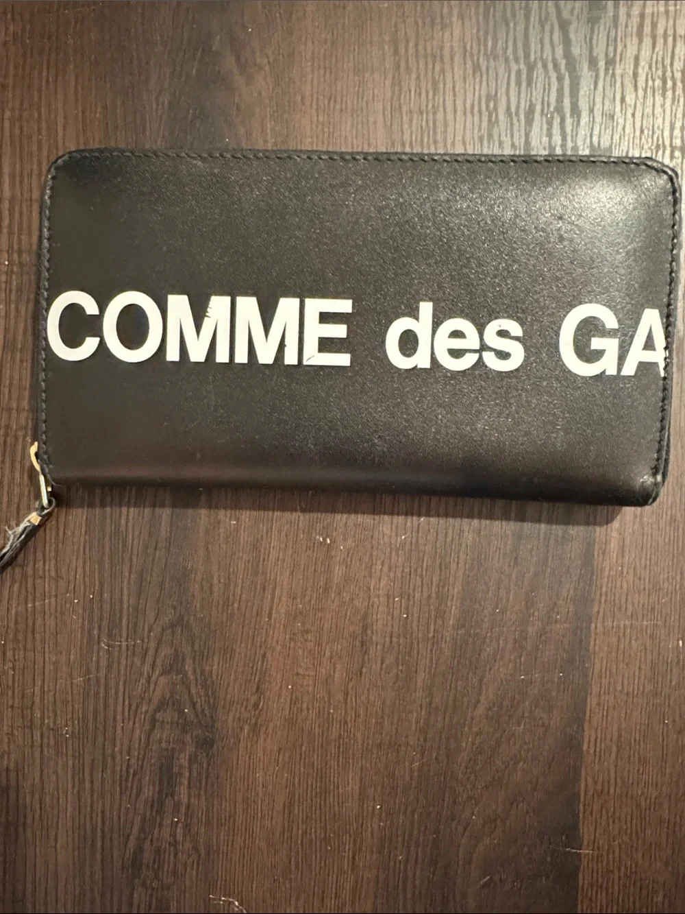 COMME des GARÇONS Leather Black Zip Wallet with White Logo